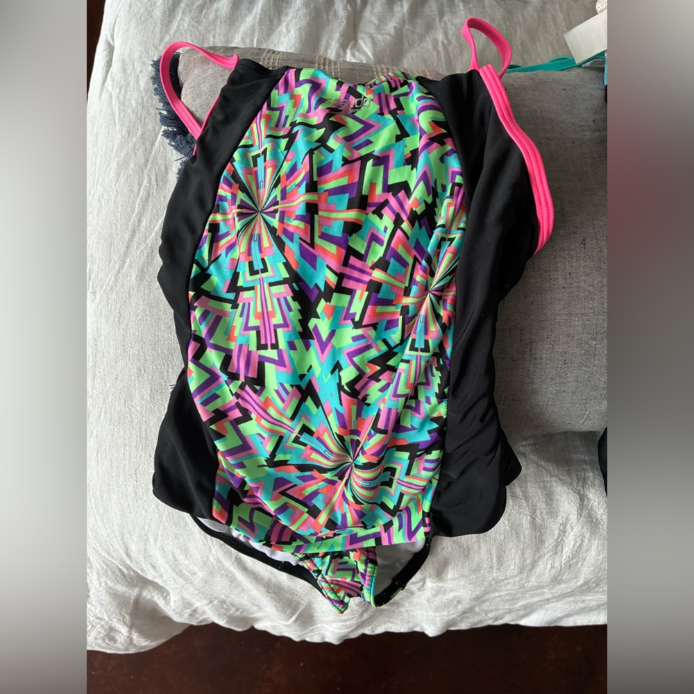 Lot of 6 girls competition & 1 piece swimsuits - Speedo Sporti GB Girls Old Nav
